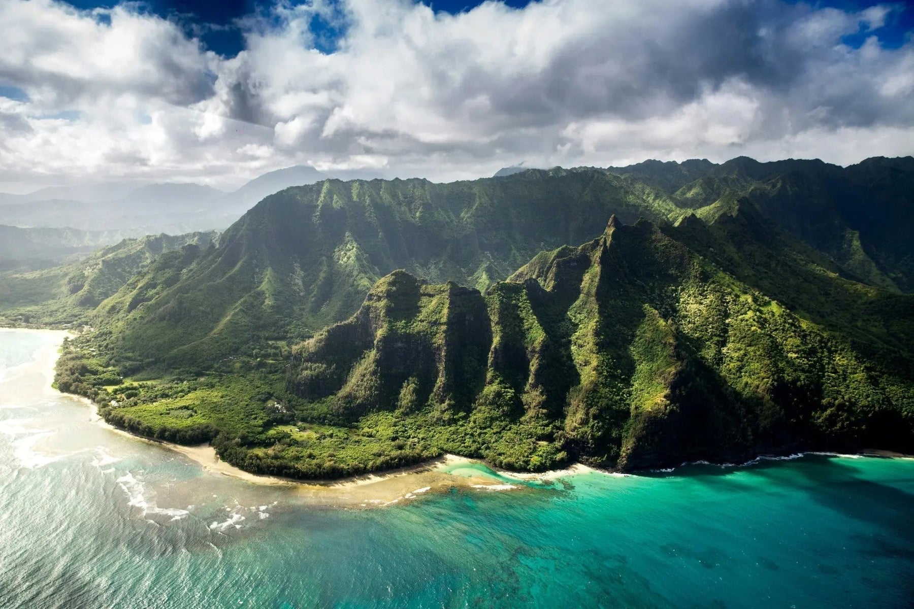 Boating in Hawaii: A Guide to Navigating the Aloha State by Sea - ORCA Retail US