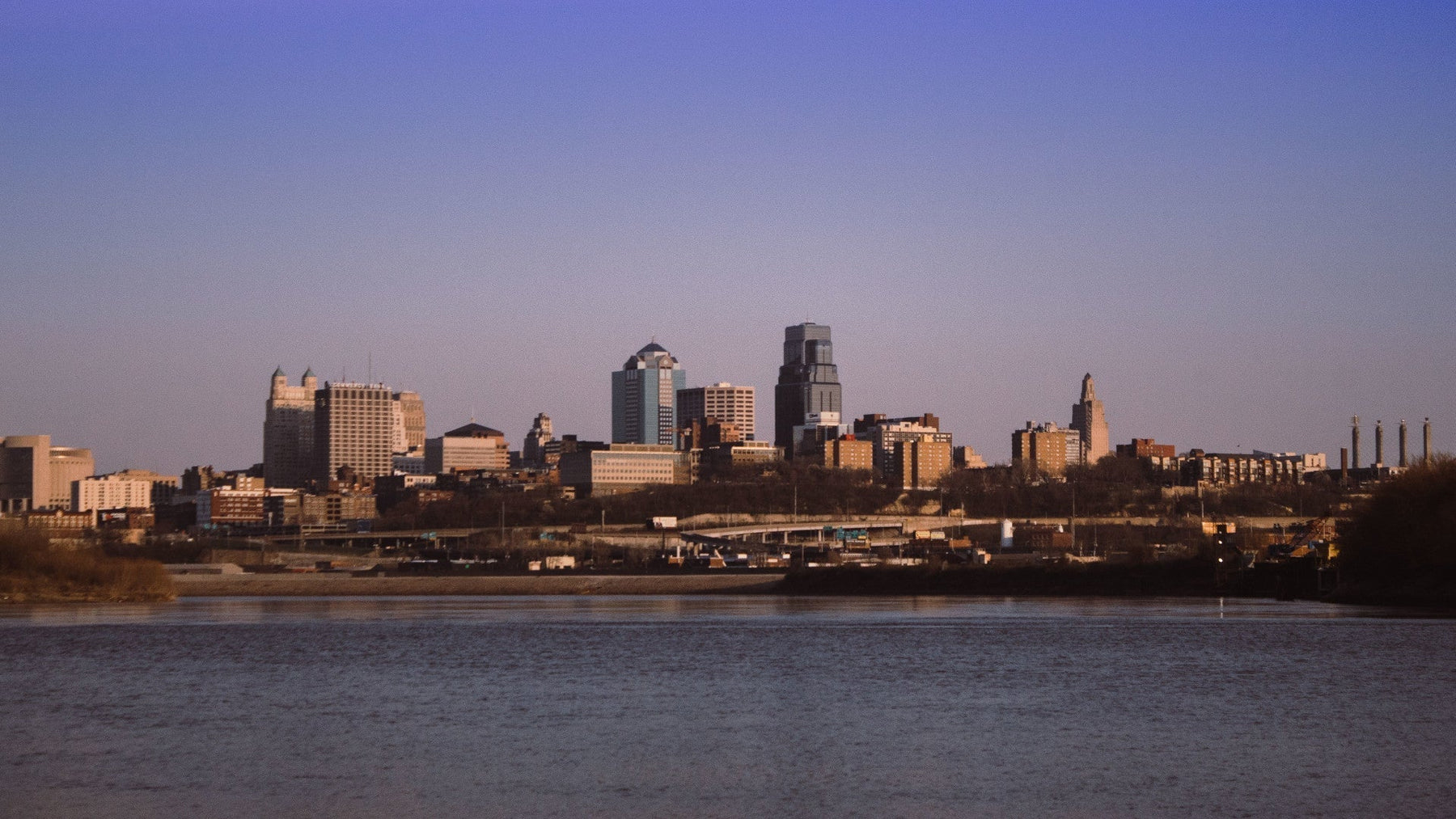 Boating in Missouri: A Guide to Exploring the Show-Me State's Lakes and Rivers - ORCA Retail US