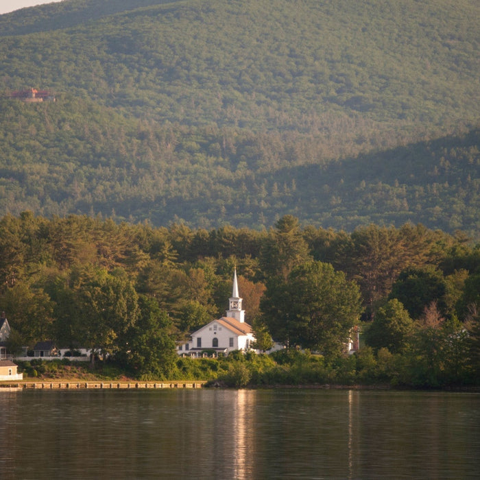 Boating in New Hampshire: A Guide to Navigating Lakes, Rivers and the Granite State Coast - ORCA Retail US